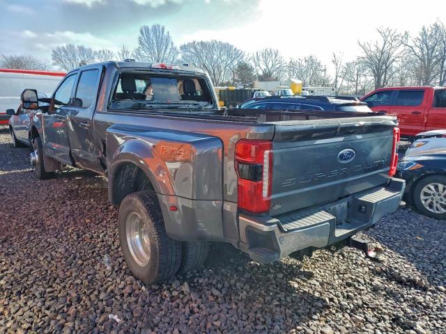 Ford F-350 Super Duty Image 3