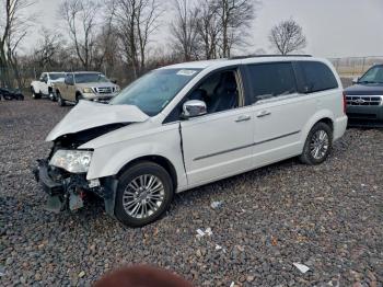  Salvage Chrysler Minivan