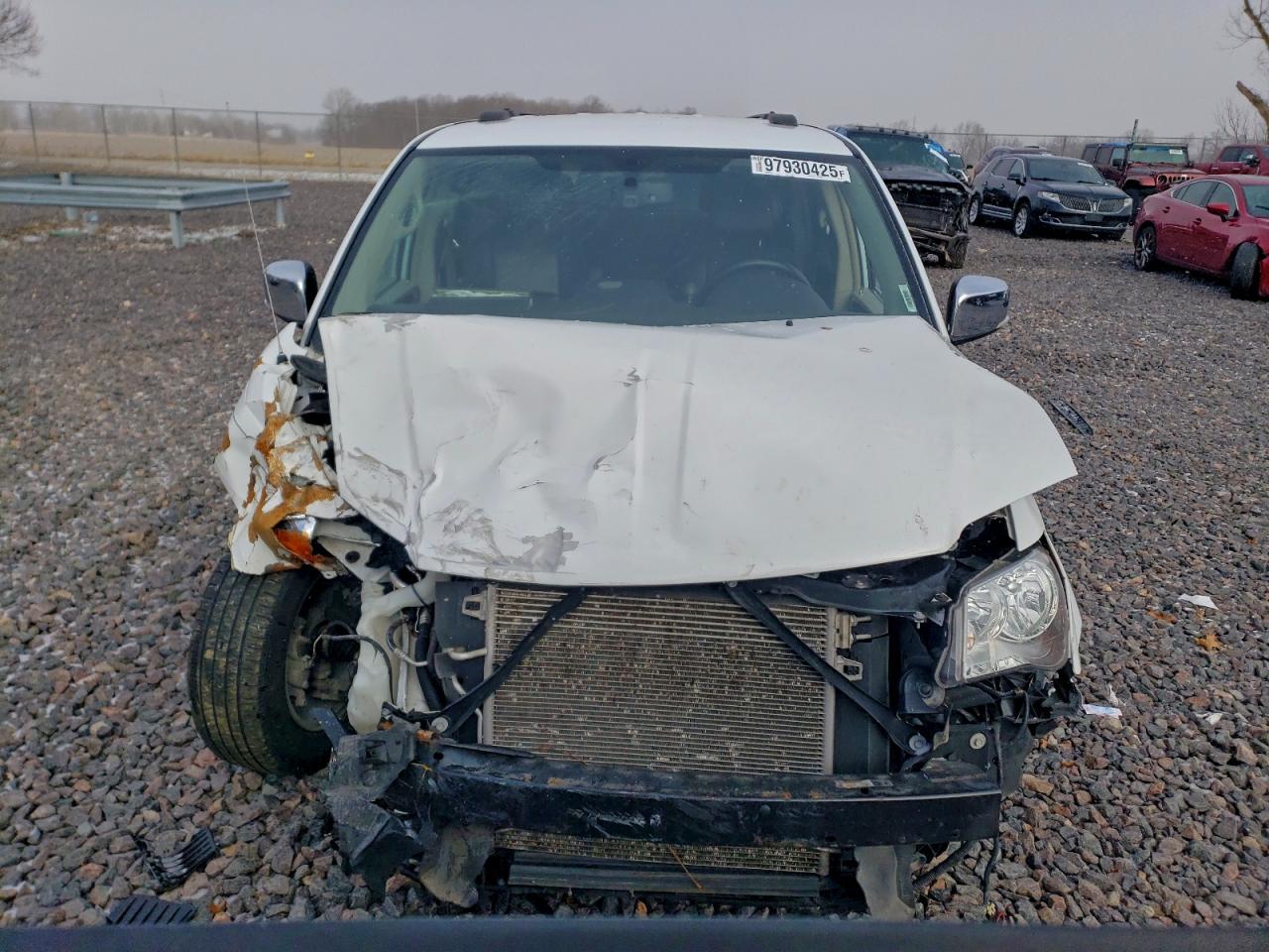 Chrysler Minivan Touring L Image 8