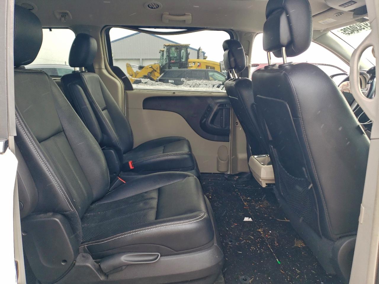 Chrysler Minivan Touring L Image 7