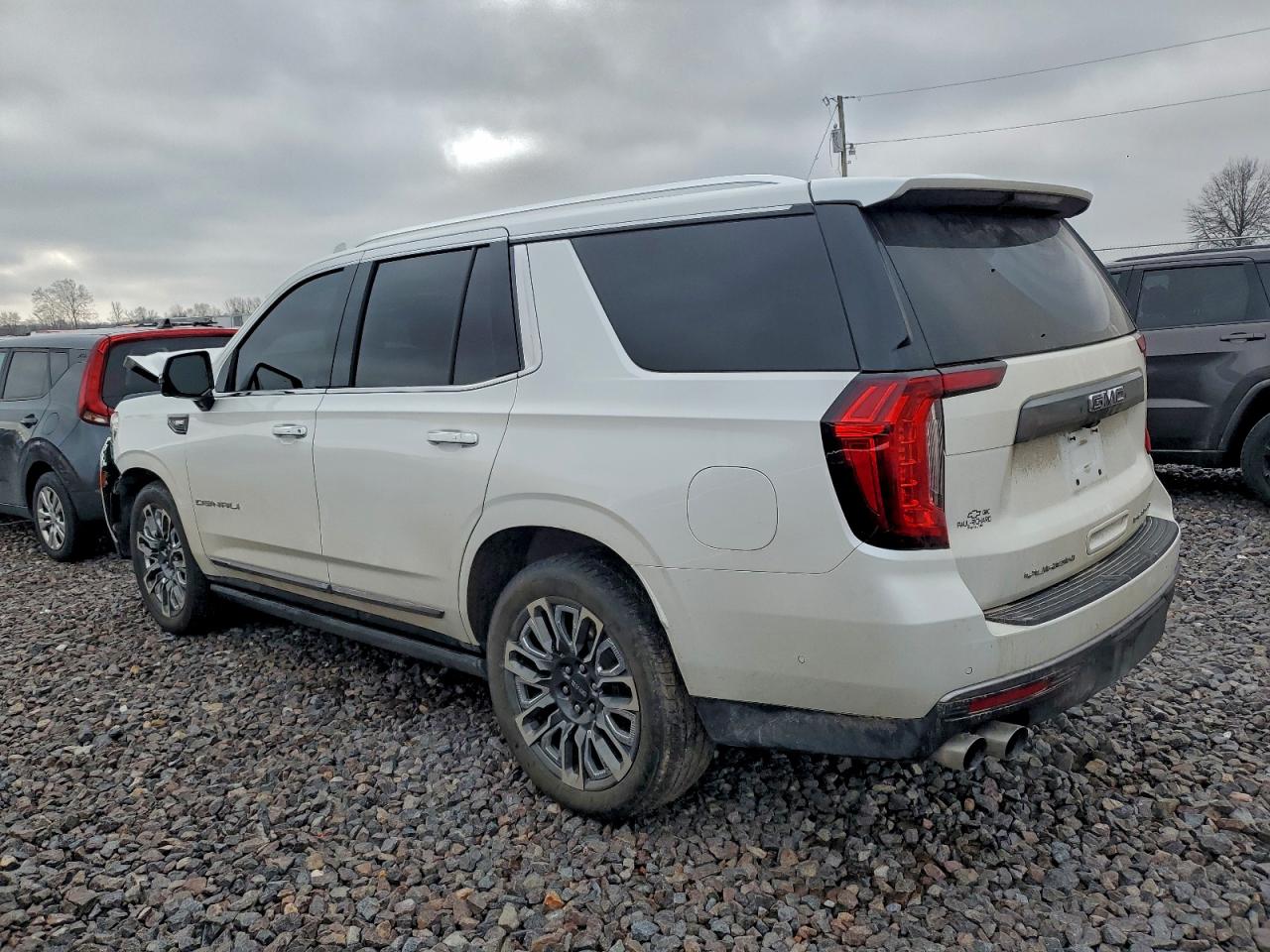 GMC Yukon Denali Ultimate Image 8