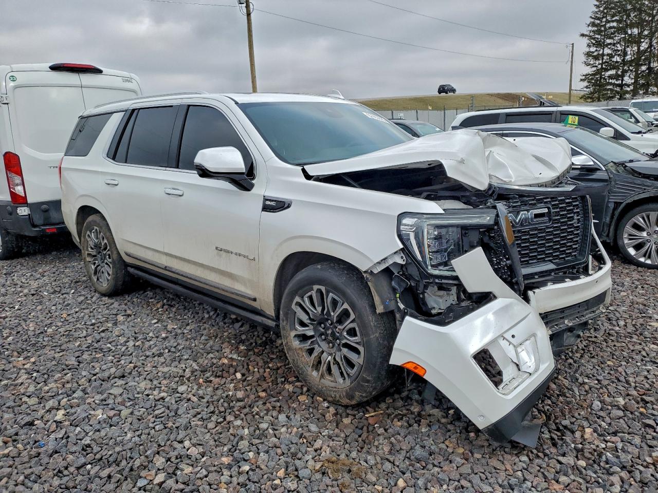 GMC Yukon Denali Ultimate Image 7