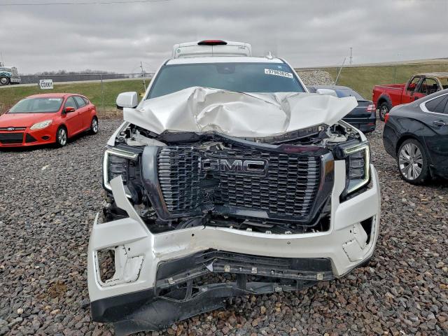 GMC Yukon Denali Ultimate Image 5