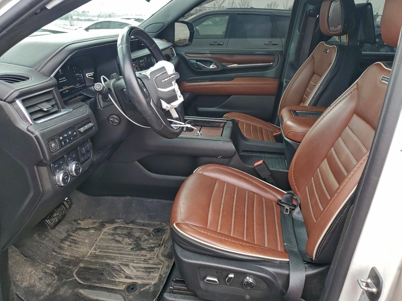 GMC Yukon Denali Ultimate Image 3