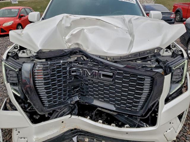GMC Yukon Denali Ultimate Image 6