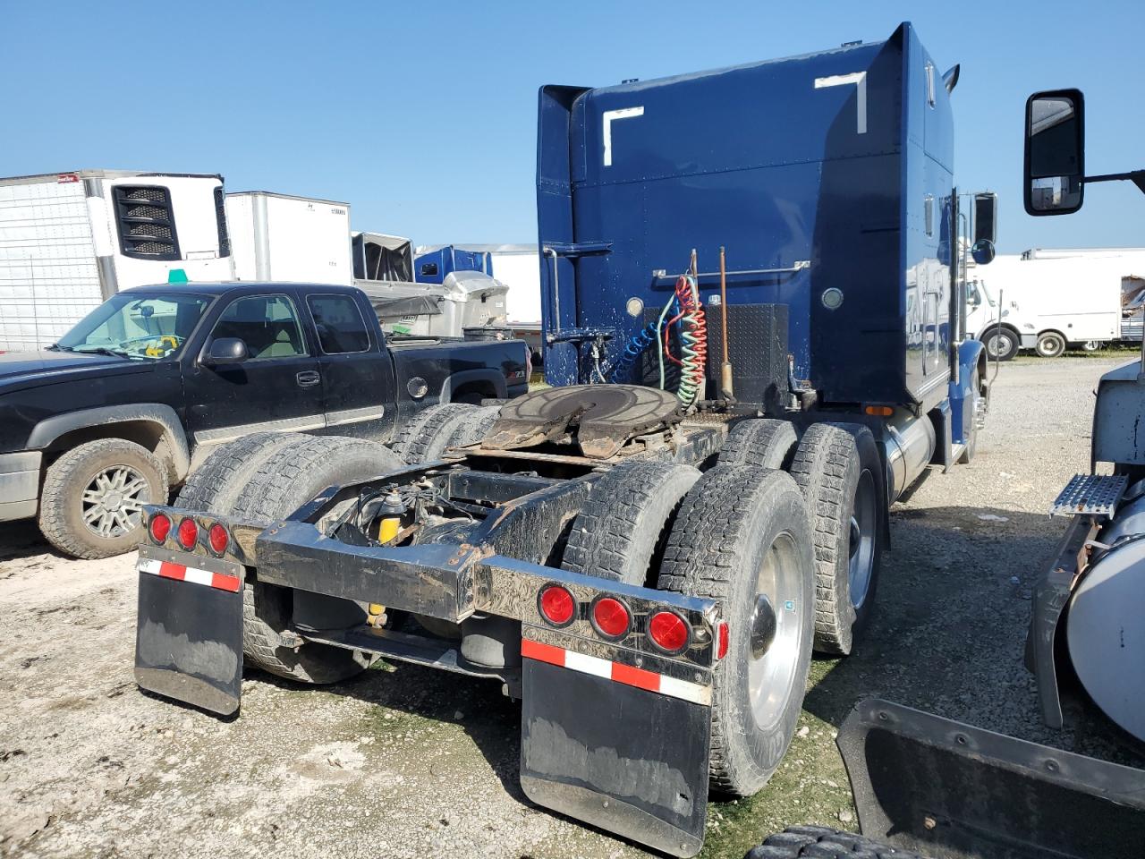 Peterbilt 377 Image 10