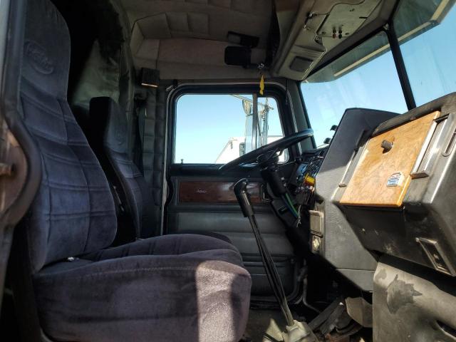 Peterbilt 377 Image 8