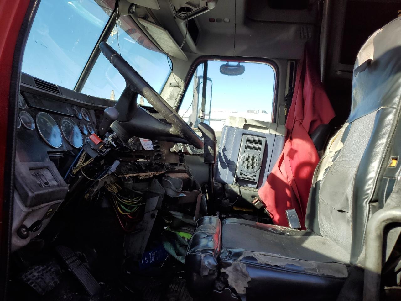 Freightliner Convention Flc120 Image 7