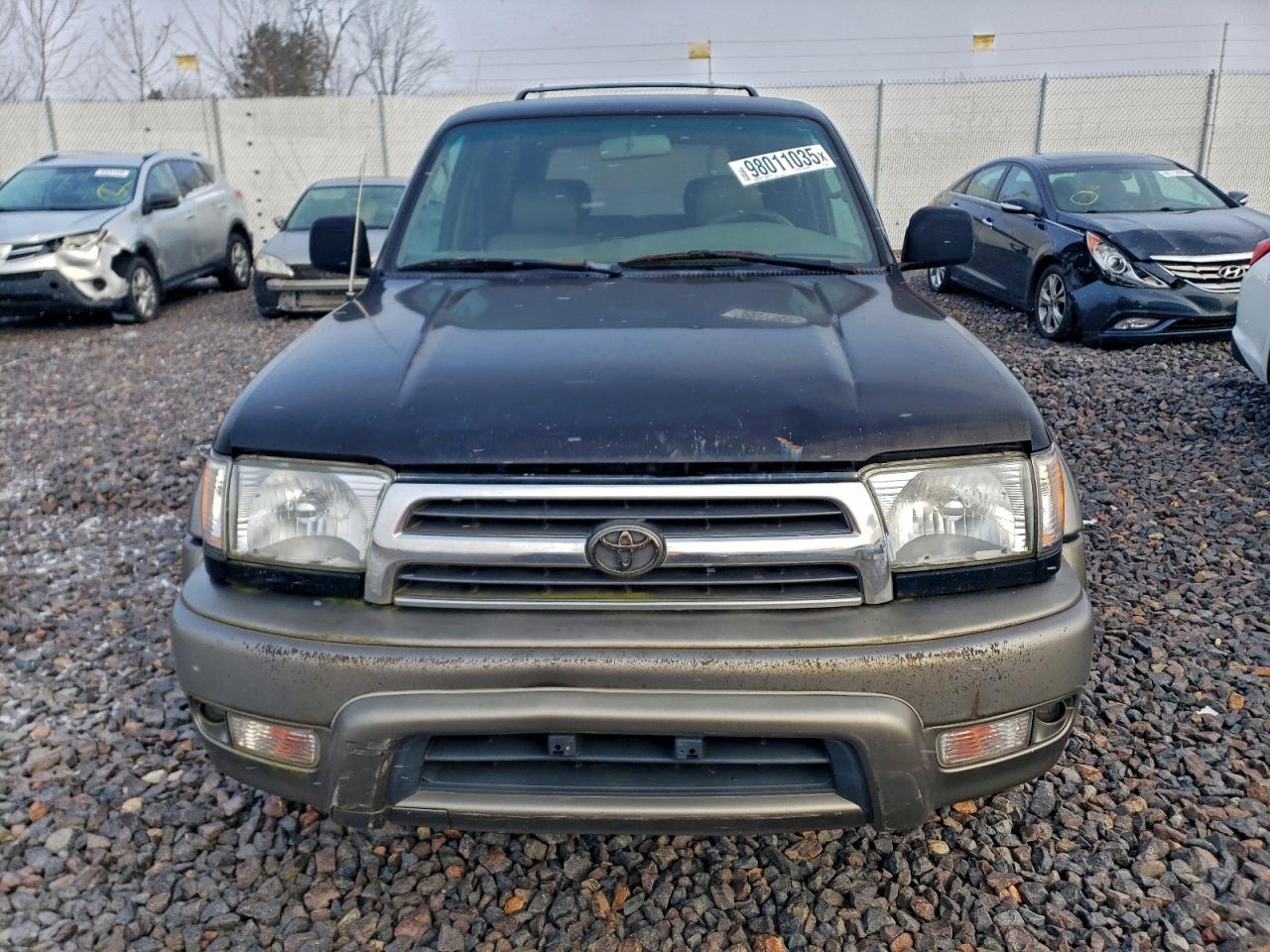Toyota 4Runner Limited Image 10