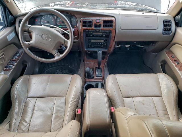 Toyota 4Runner Limited Image 4