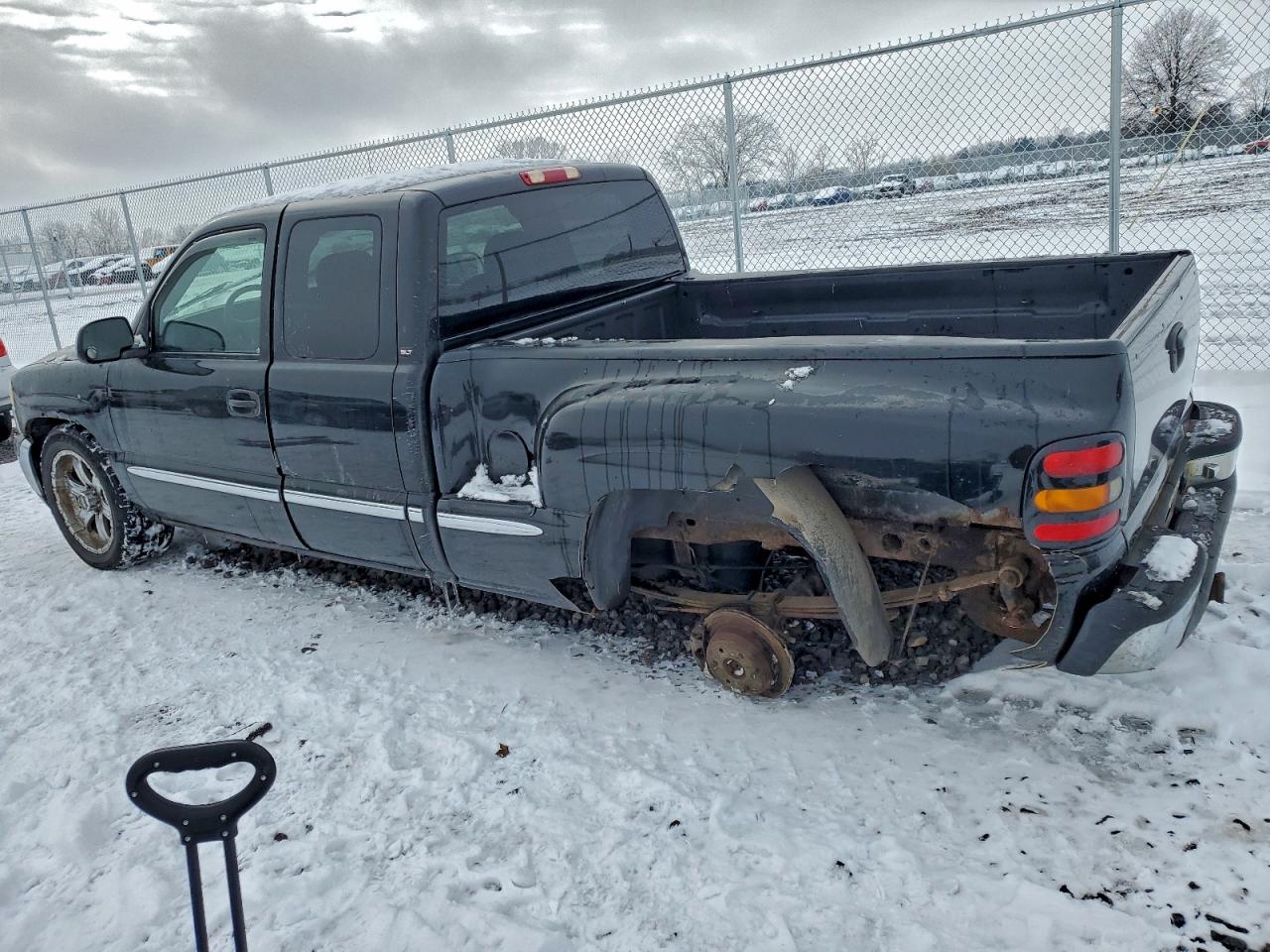 GMC Sierra C1500 Image 4