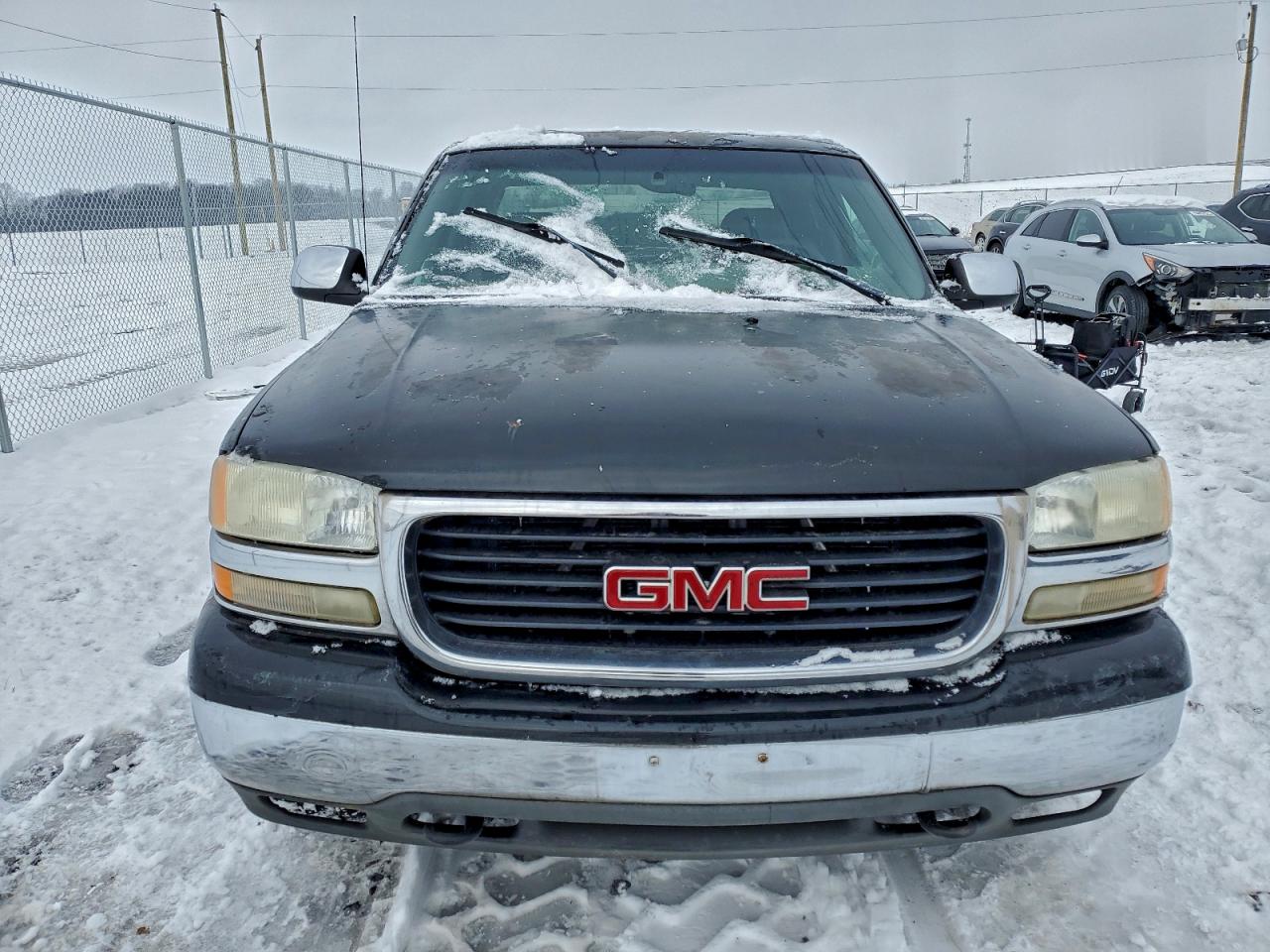 GMC Sierra C1500 Image 2