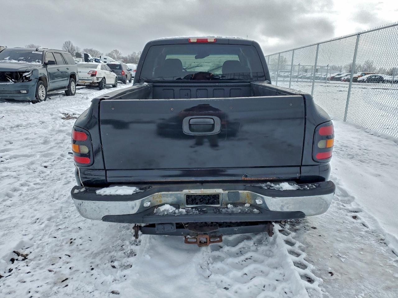 GMC Sierra C1500 Image 3