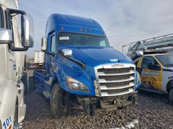  Salvage Freightliner Cascadia 1