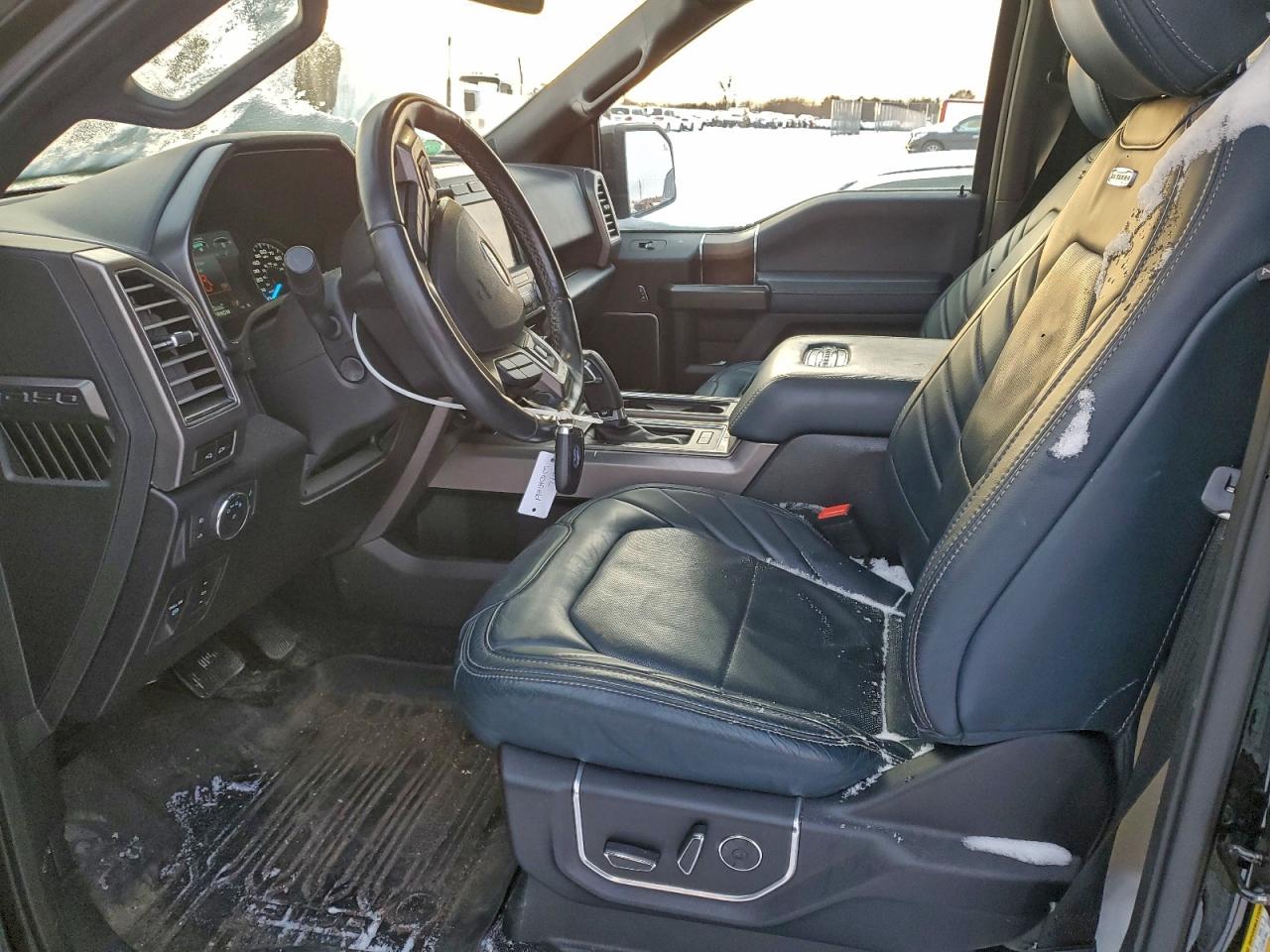 Ford F-150 Supercrew Image 12