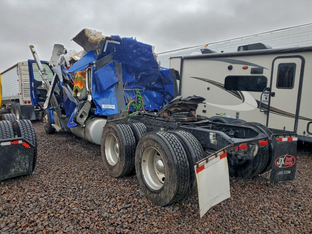 Peterbilt 567 Image 10