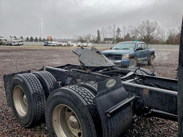 Peterbilt 567 Image 3