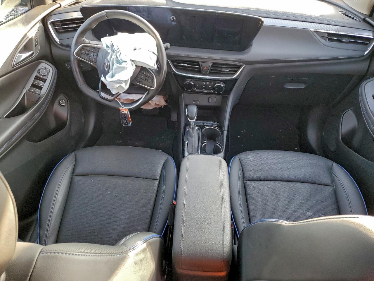 Buick Encore Sport Touring Image 9